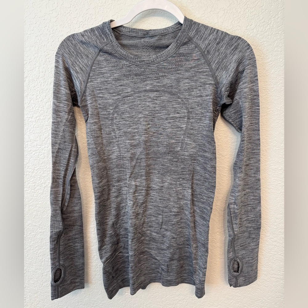Lululemon Swiftly Tech Long Sleeve Shirt size 4